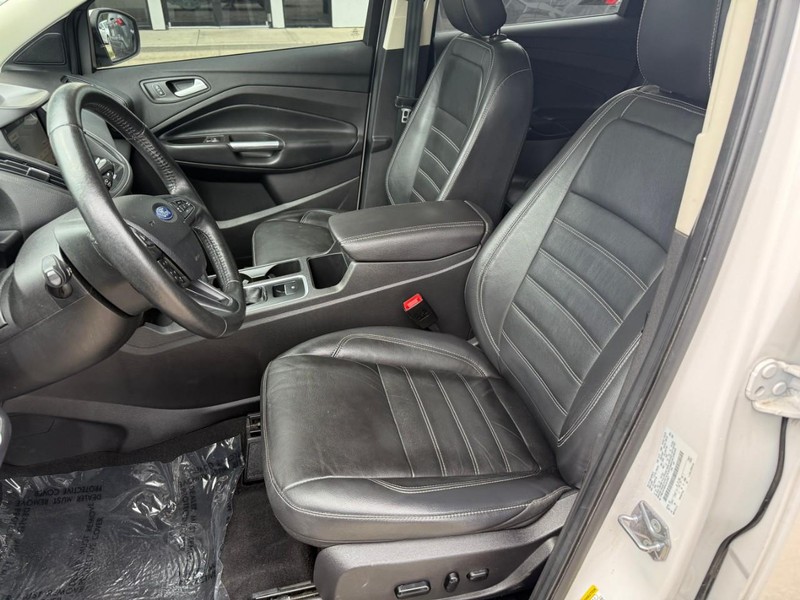 Ford Escape Vehicle Image 09
