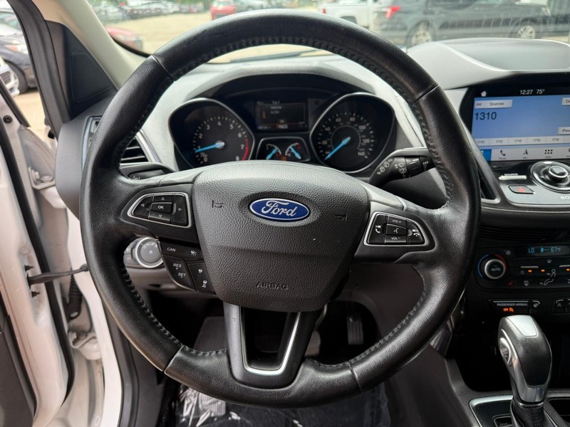 Ford Escape Vehicle Image 17