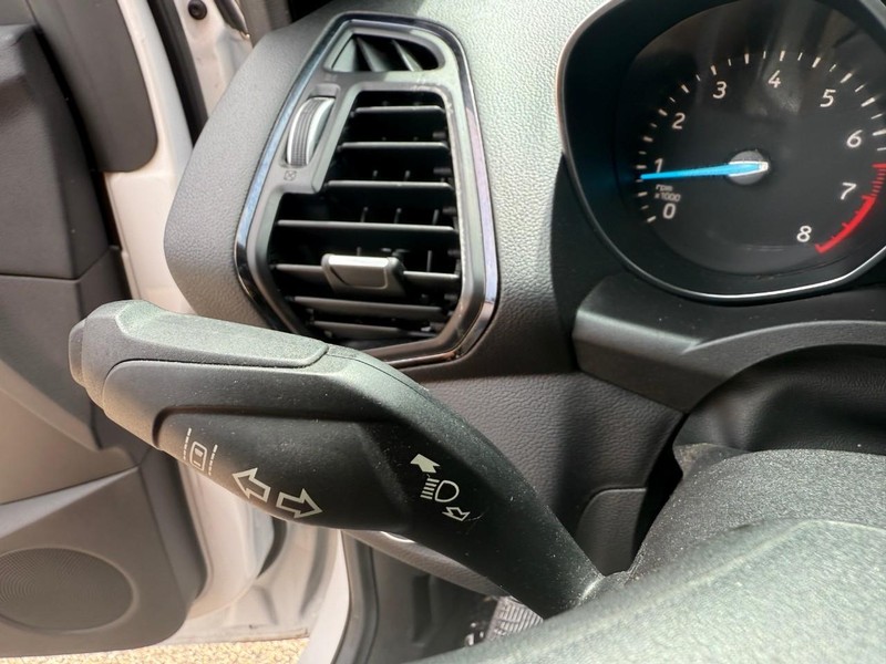 Ford Escape Vehicle Image 19