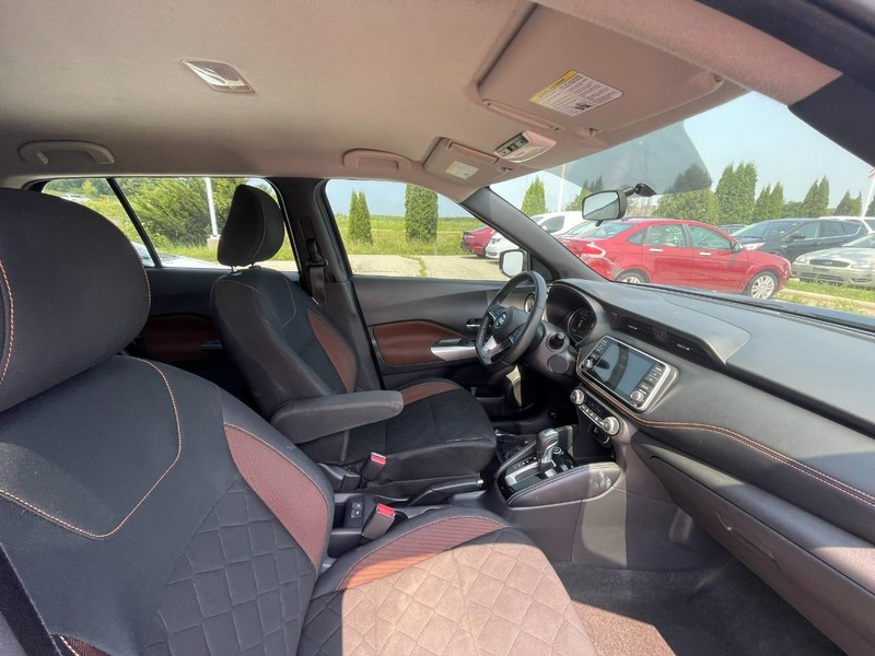 Nissan Kicks Vehicle Image 03