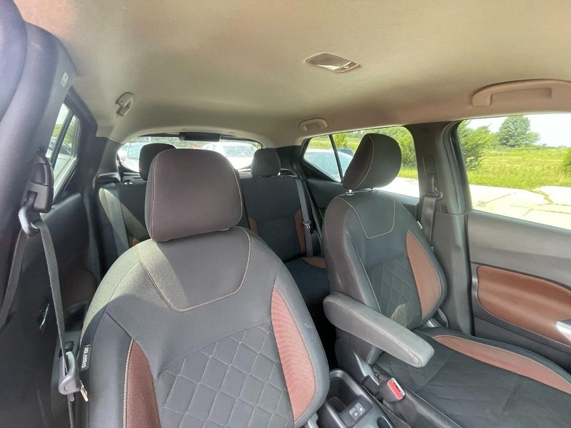 Nissan Kicks Vehicle Image 04