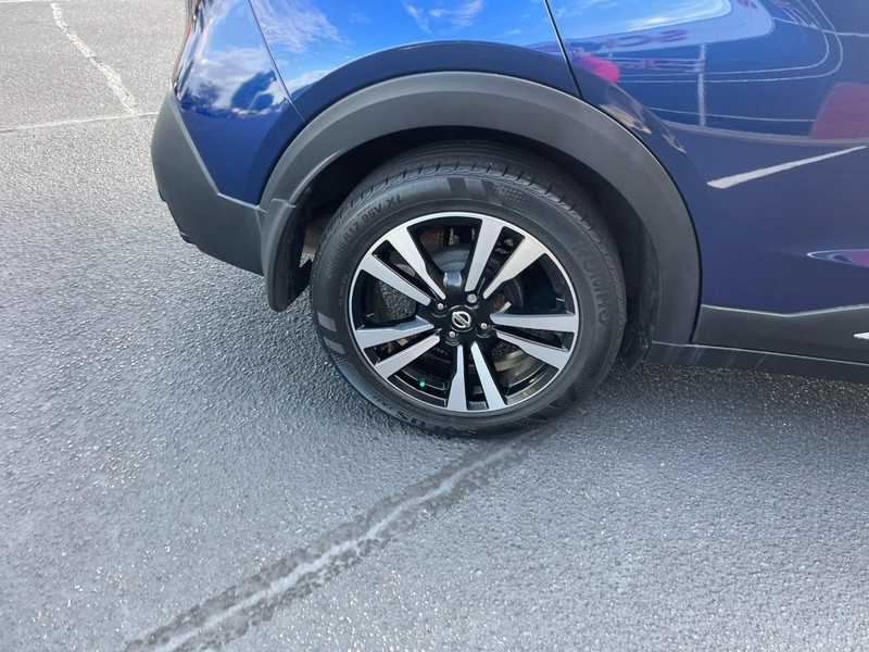 Nissan Kicks Vehicle Image 08