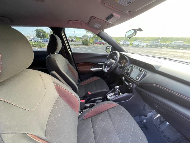 Nissan Kicks Vehicle Image 10