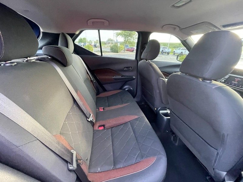 Nissan Kicks Vehicle Image 12