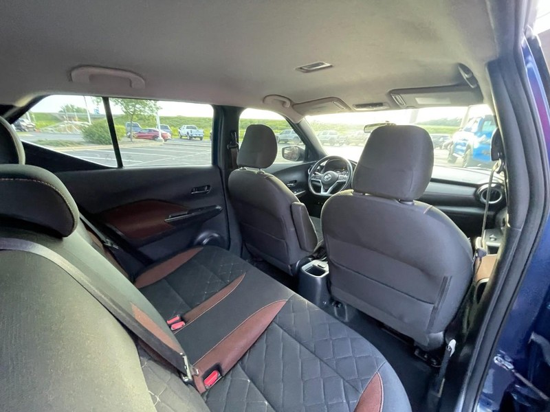 Nissan Kicks Vehicle Image 13