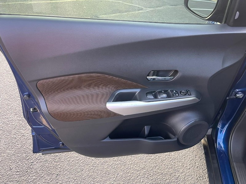 Nissan Kicks Vehicle Image 19