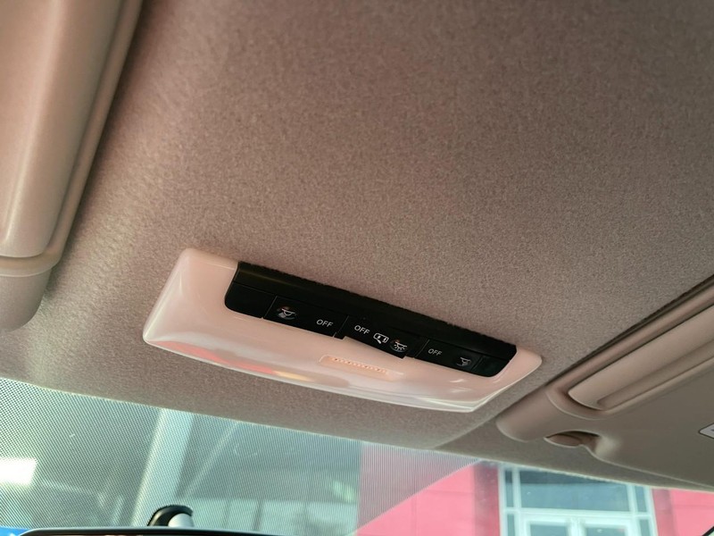Nissan Kicks Vehicle Image 29