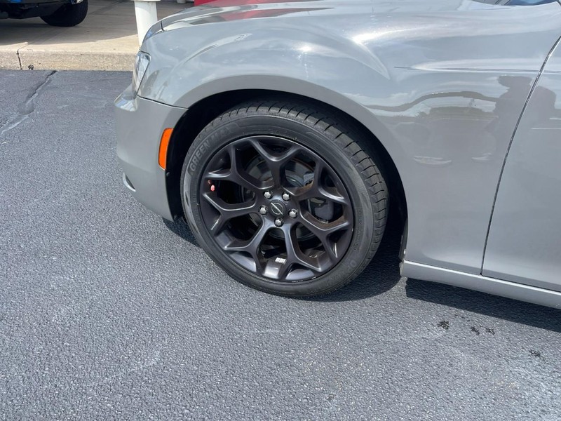Chrysler 300 Vehicle Image 06
