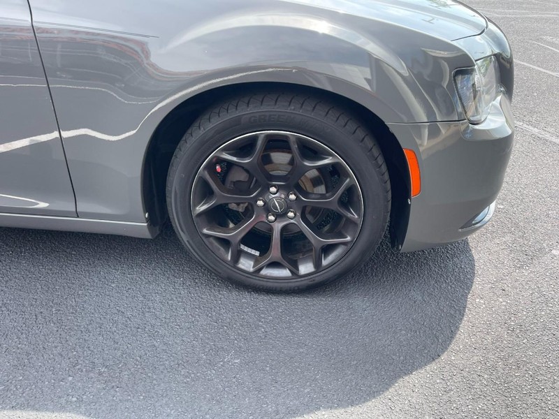 Chrysler 300 Vehicle Image 07