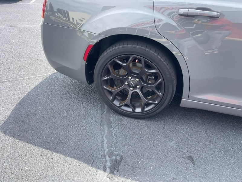 Chrysler 300 Vehicle Image 08