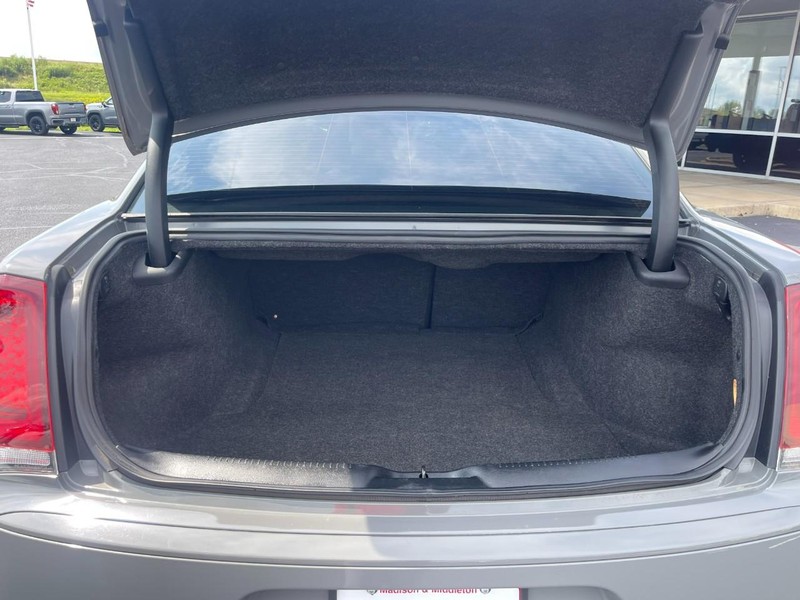 Chrysler 300 Vehicle Image 16