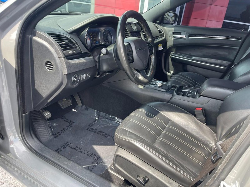 Chrysler 300 Vehicle Image 20