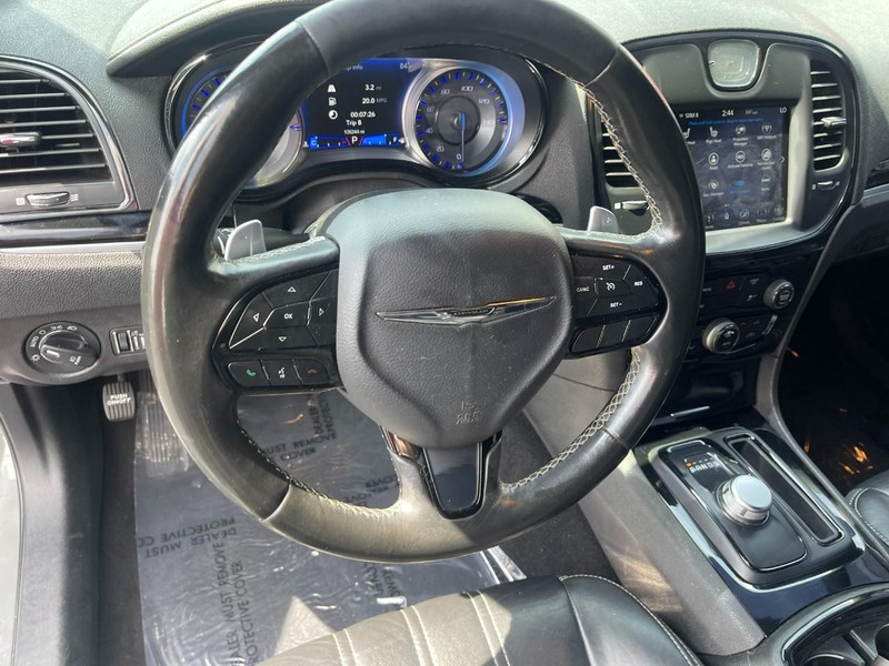 Chrysler 300 Vehicle Image 23