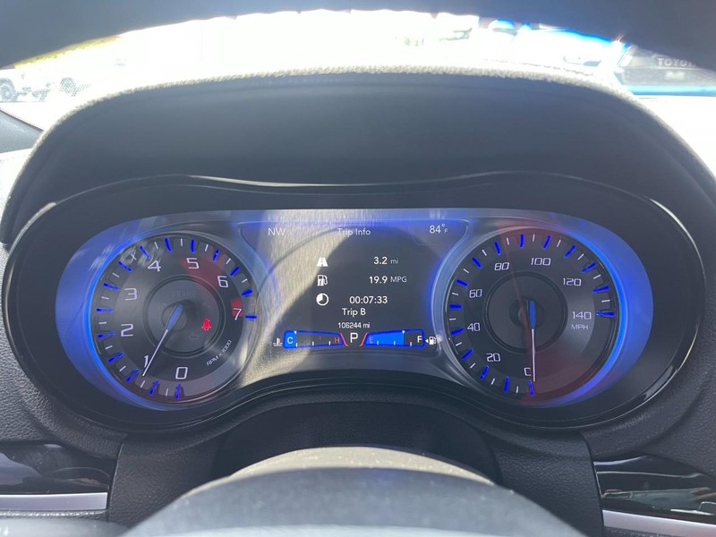 Chrysler 300 Vehicle Image 28