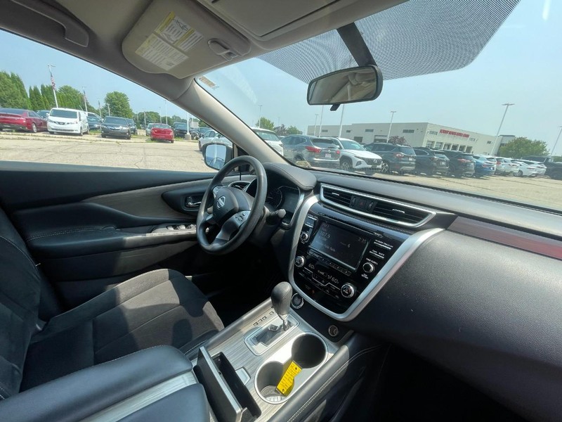 Nissan Murano Vehicle Image 05