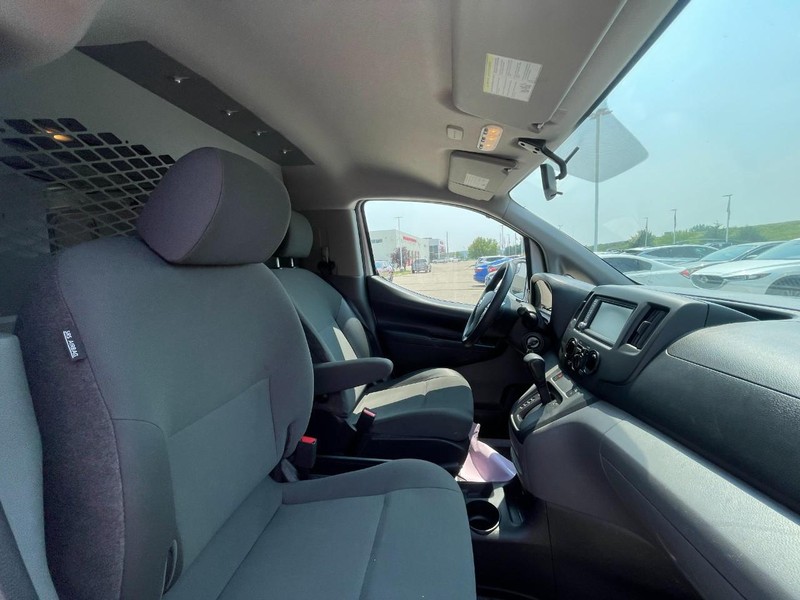 Nissan NV200 Compact Cargo Vehicle Image 03