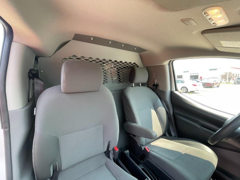 Nissan NV200 Compact Cargo Vehicle Image 04