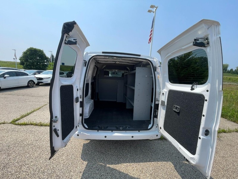 Nissan NV200 Compact Cargo Vehicle Image 05