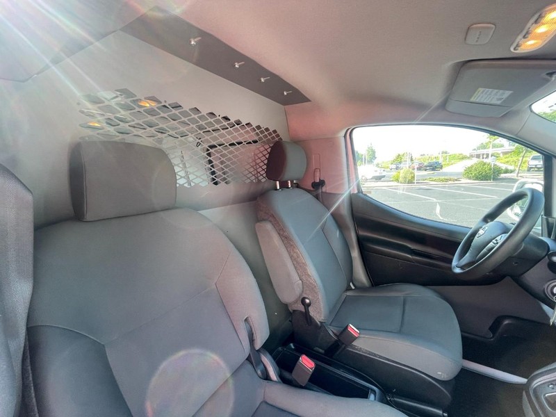 Nissan NV200 Compact Cargo Vehicle Image 07