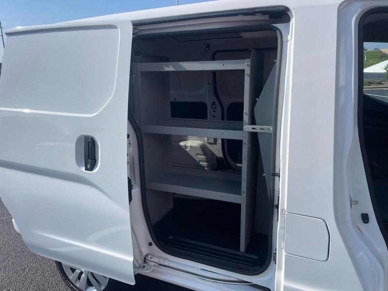 Nissan NV200 Compact Cargo Vehicle Image 08