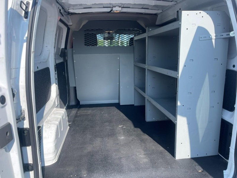 Nissan NV200 Compact Cargo Vehicle Image 10