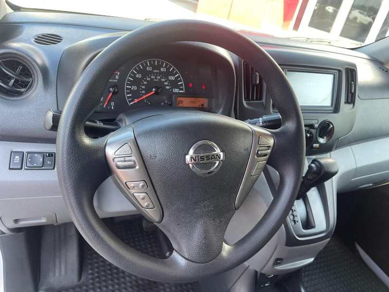 Nissan NV200 Compact Cargo Vehicle Image 14
