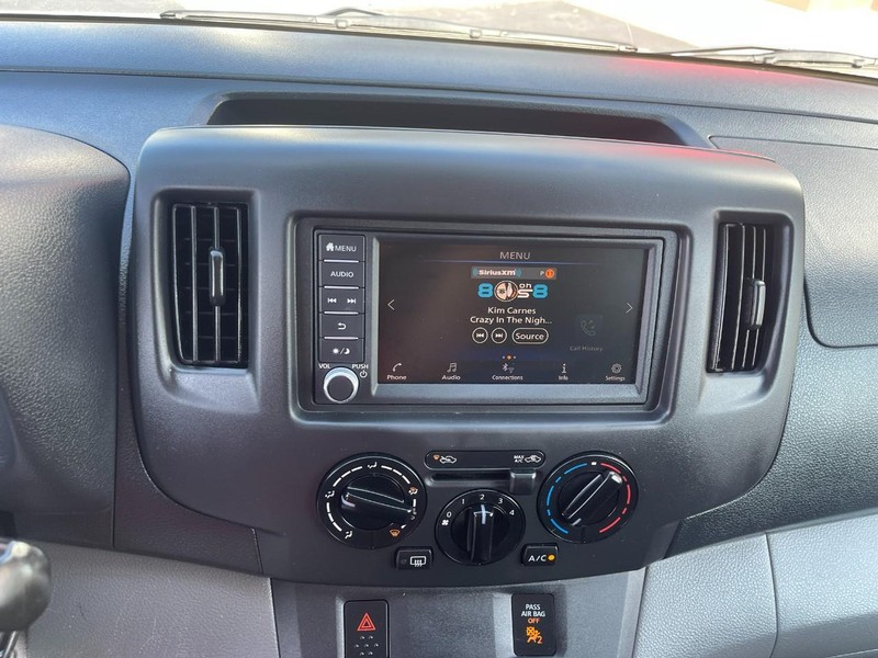 Nissan NV200 Compact Cargo Vehicle Image 17