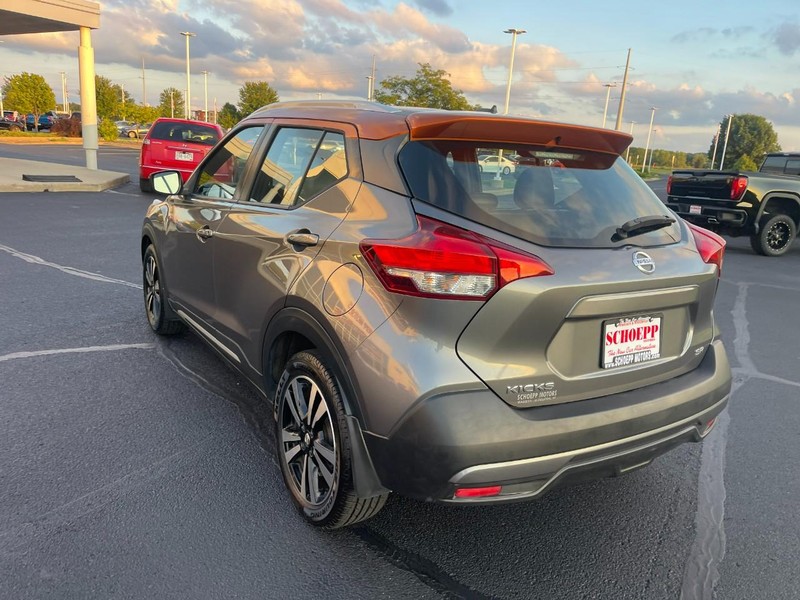 Nissan Kicks Vehicle Image 04