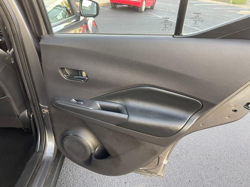 Nissan Kicks Vehicle Image 11