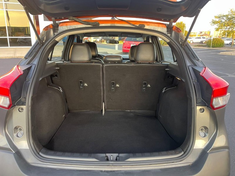 Nissan Kicks Vehicle Image 12