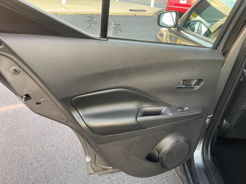 Nissan Kicks Vehicle Image 14