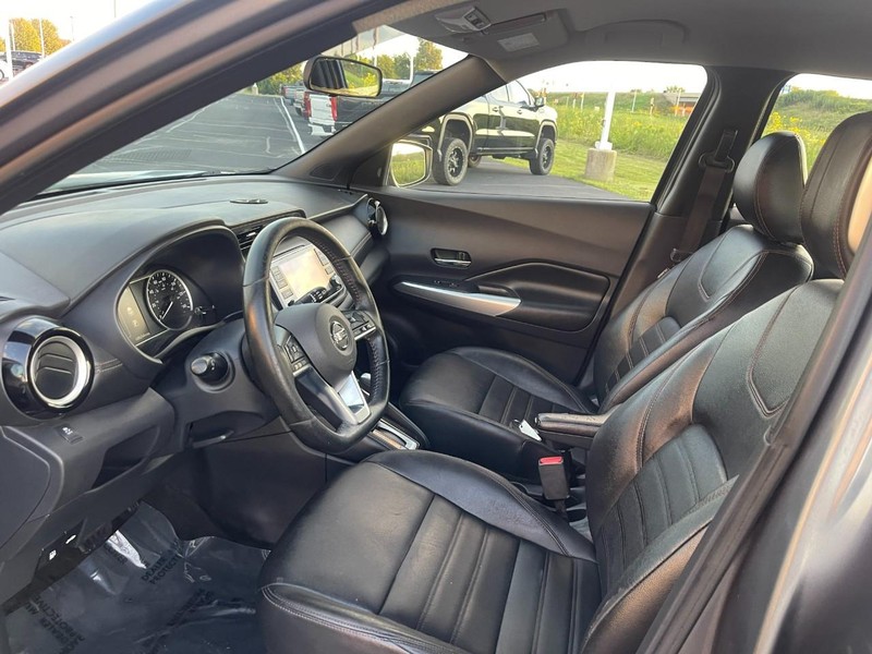 Nissan Kicks Vehicle Image 15