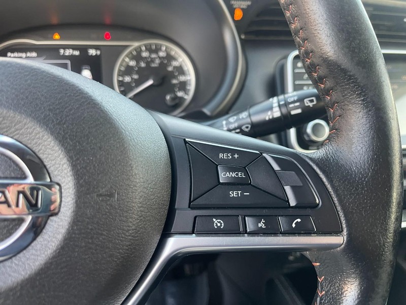 Nissan Kicks Vehicle Image 18