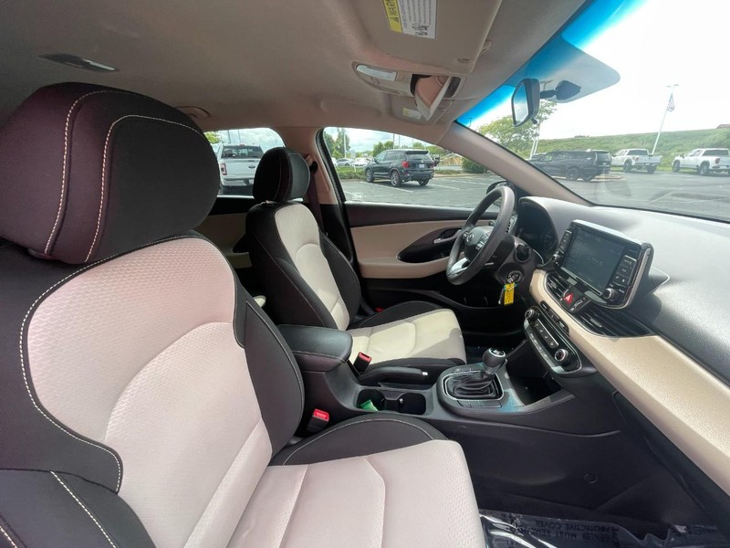 Hyundai Elantra GT Vehicle Image 10