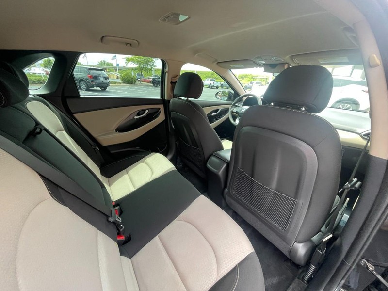 Hyundai Elantra GT Vehicle Image 13