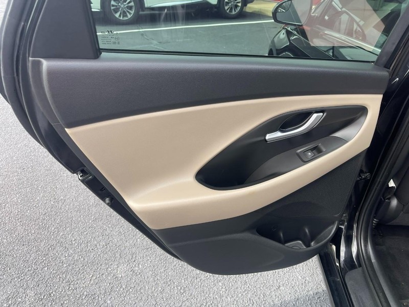 Hyundai Elantra GT Vehicle Image 17
