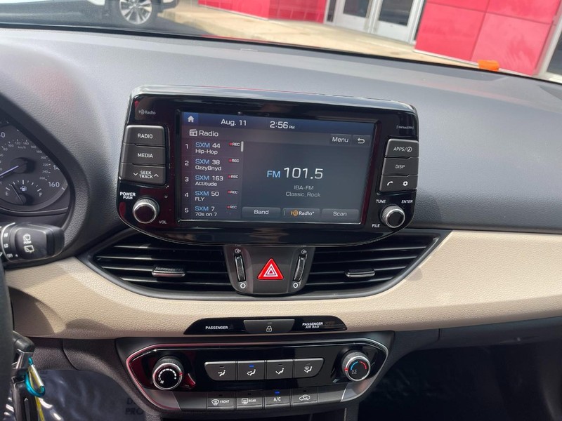 Hyundai Elantra GT Vehicle Image 24