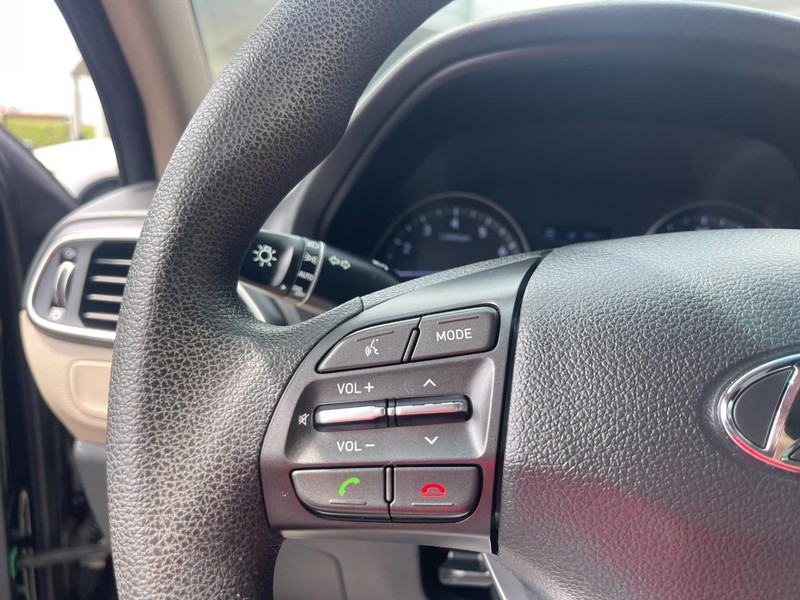 Hyundai Elantra GT Vehicle Image 26