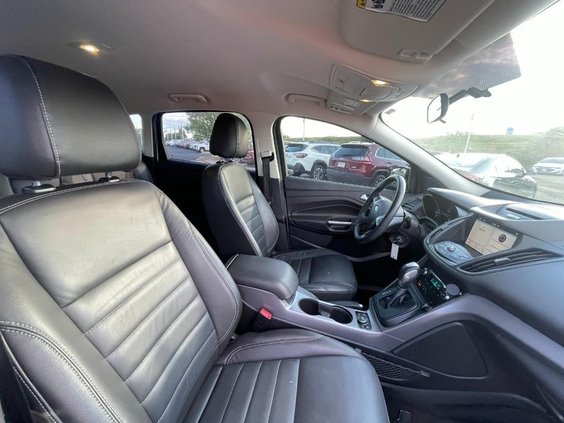 Ford Escape Vehicle Image 03