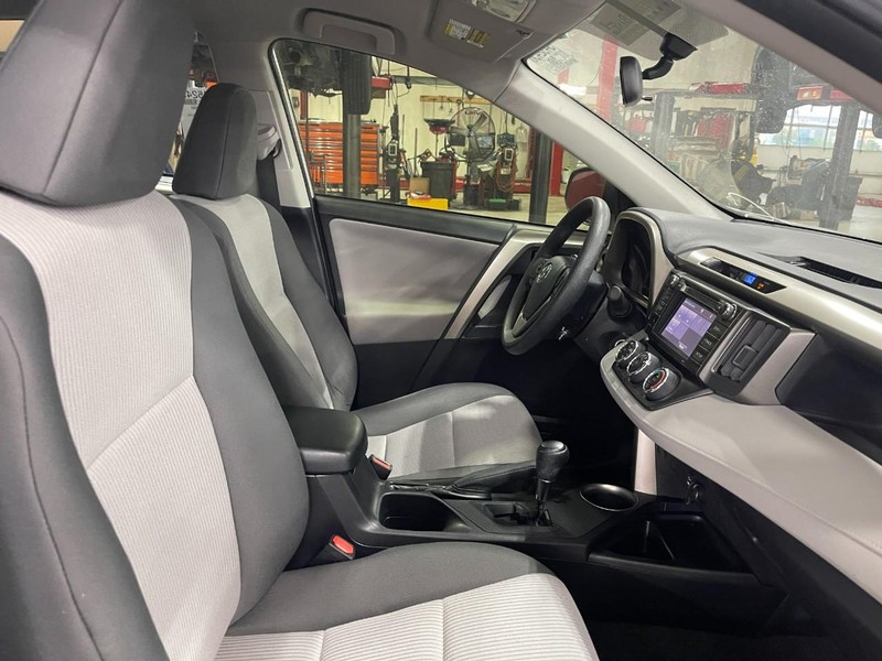 Toyota RAV4 Vehicle Image 03