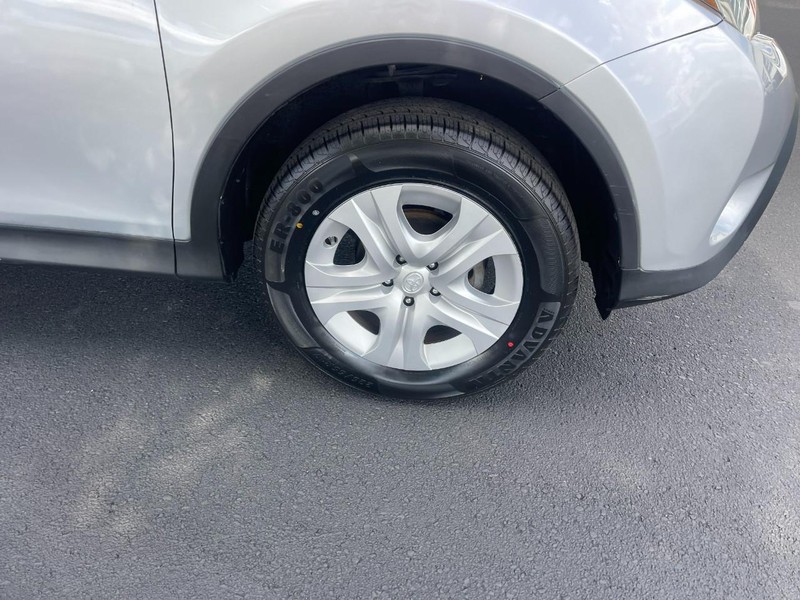 Toyota RAV4 Vehicle Image 07