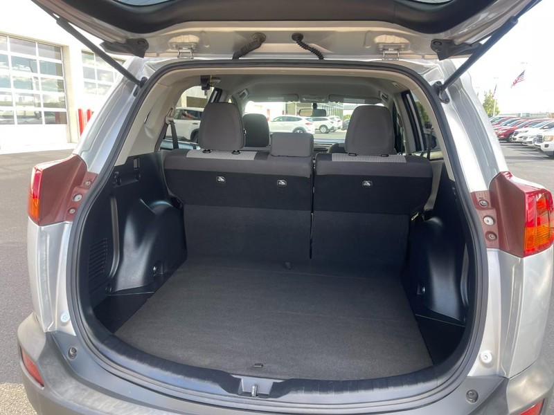 Toyota RAV4 Vehicle Image 15