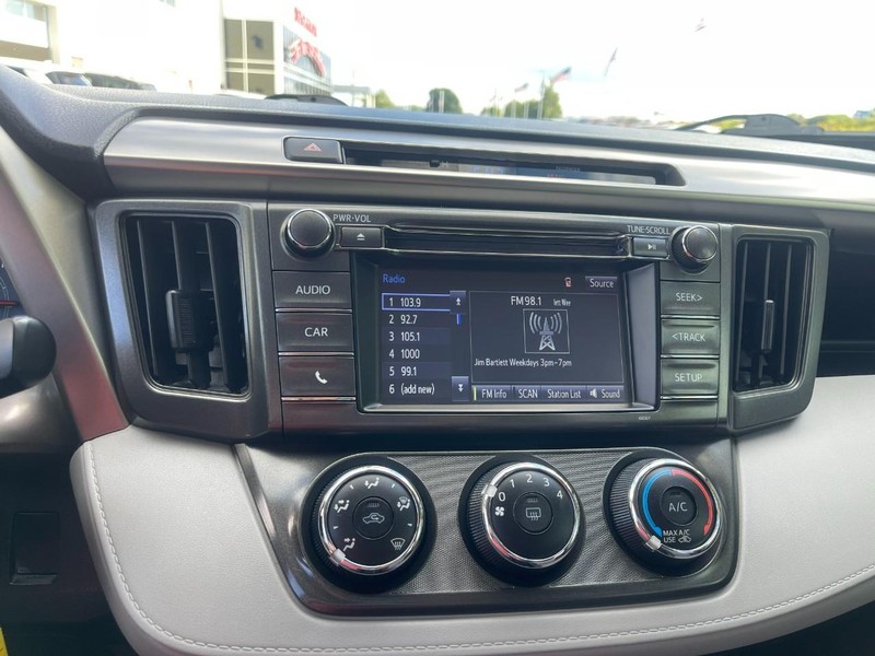 Toyota RAV4 Vehicle Image 29