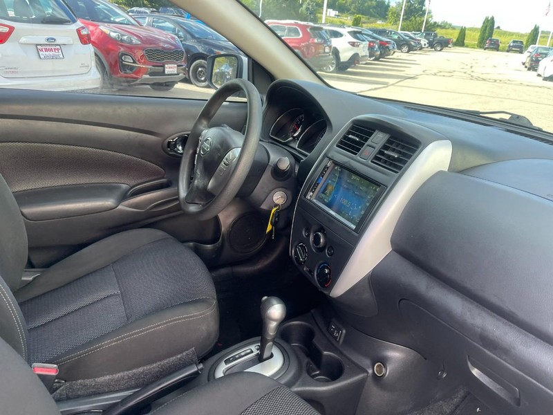 Nissan Versa Sedan Vehicle Image 05