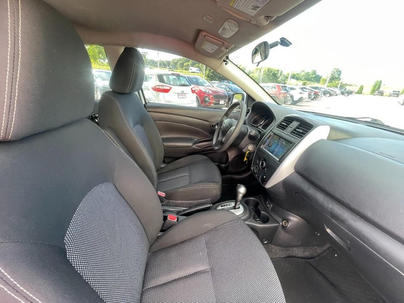 Nissan Versa Sedan Vehicle Image 06