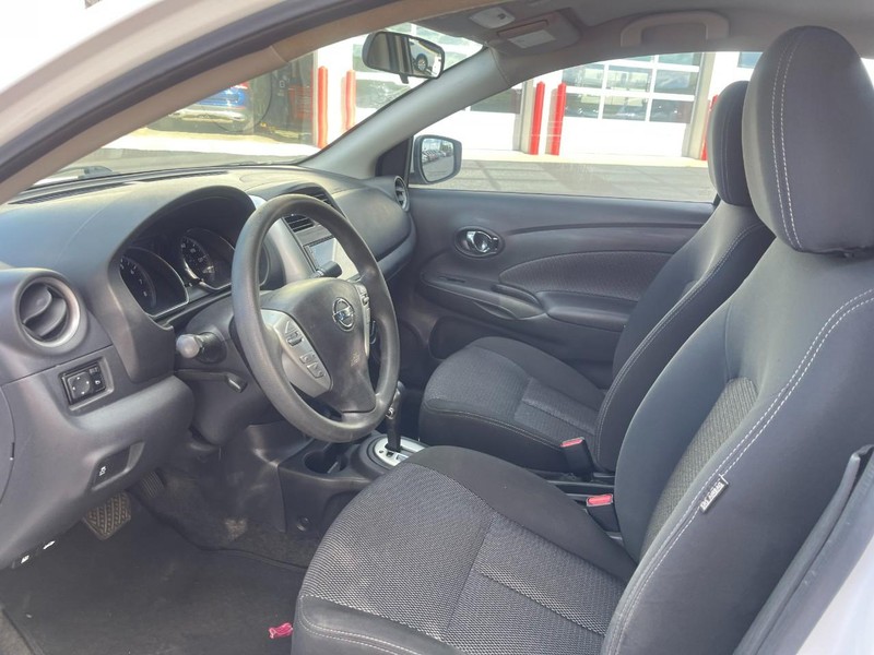 Nissan Versa Sedan Vehicle Image 12