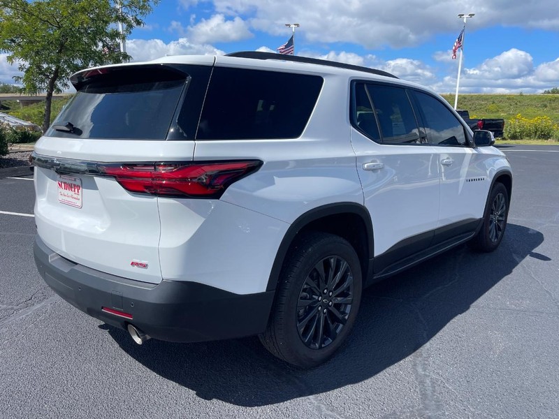 Chevrolet Traverse Vehicle Image 03