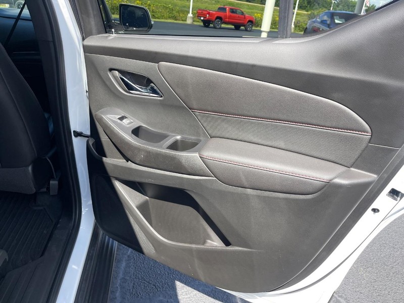 Chevrolet Traverse Vehicle Image 10