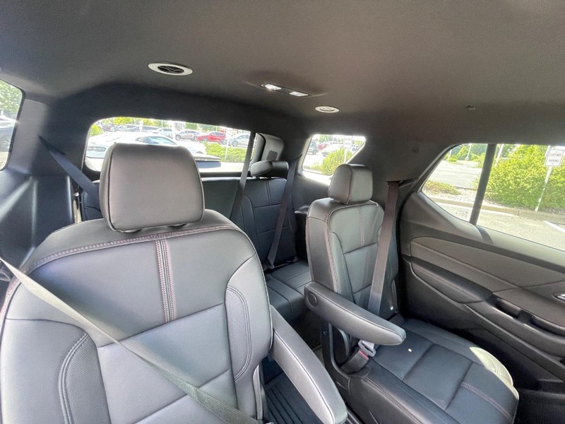 Chevrolet Traverse Vehicle Image 12