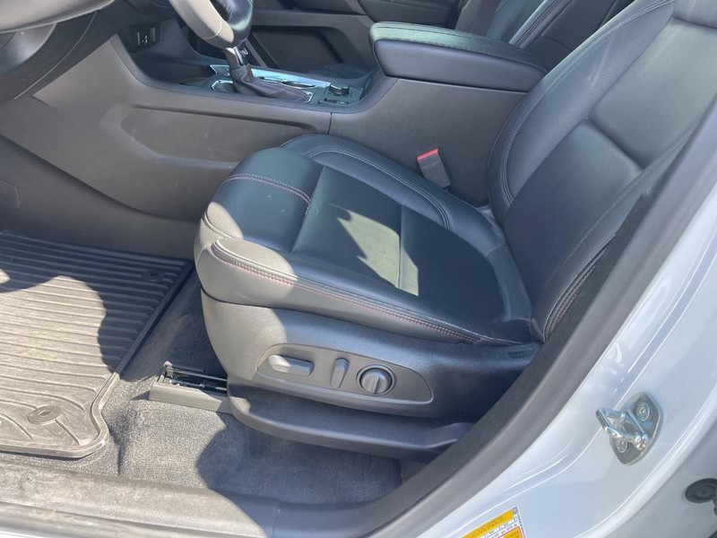 Chevrolet Traverse Vehicle Image 16